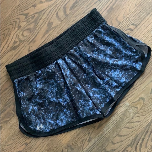 Under Armour Pants - EUC Under Armour Great Escape Shorts II